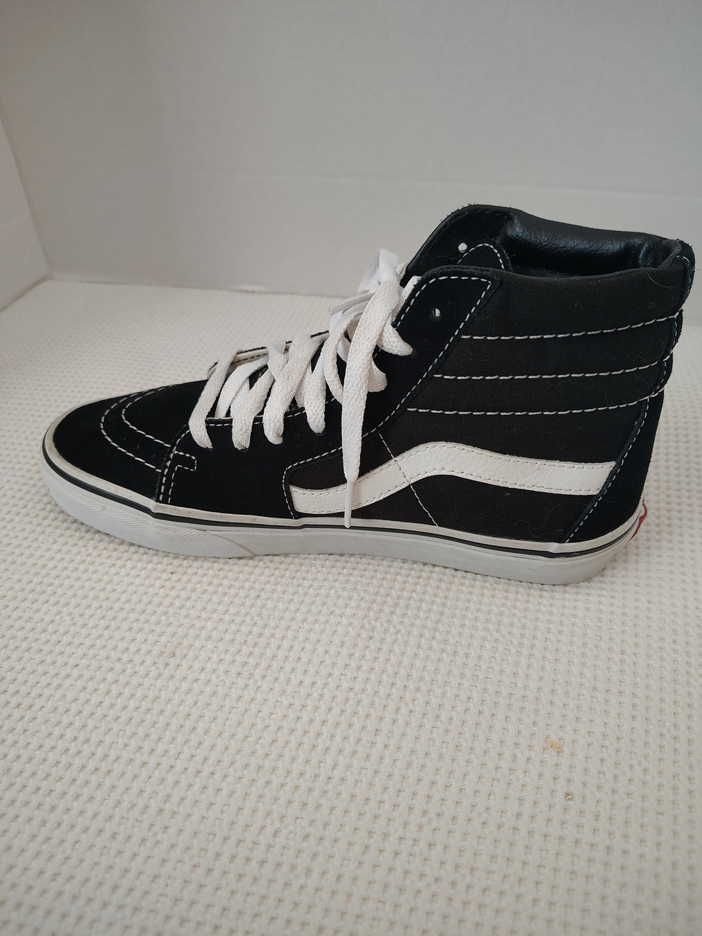 Vans Black and White High-Top Skate Sneakers Size 6.5 - Picture 4 of 7
